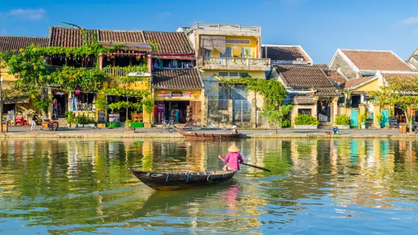 Båd ved floden i Hoi An i Vietnam.